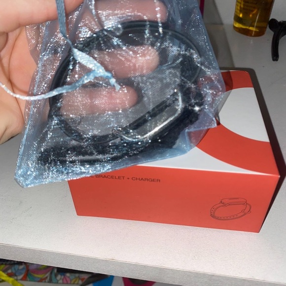 Bond bracelets - Picture 2 of 6